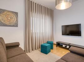 Spacious House in Porto for family and friends, hotell sihtkohas Maia