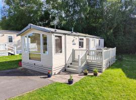 Holiday home sleeps six, glamping site in Poole