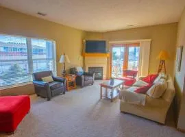 BEAUTIFUL COZY CONDO with POOLS/GYM-SELF CHECK-IN