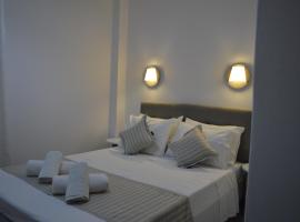 Pansion L'isola، فندق في مدينة سكياثوس