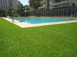 Piso nuevo con piscina cerca de parque las familias y playa de Almeria, appartement in Almería