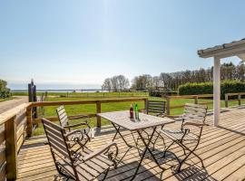 Beautiful Home In Prst With House Sea View, feriehus i Stavreby