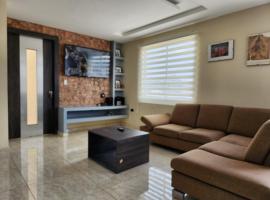 Departamento amplio 2 dormitorios, hotel barato en Cuenca