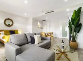 Stylish Studio close to City