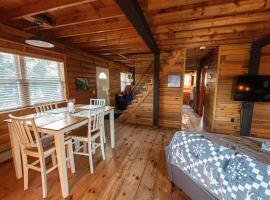 Elk Mountain Ski Resort: Home on 21 Acres, villa i Union Dale