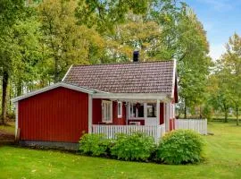 Awesome Home In Bolmsö With Wifi
