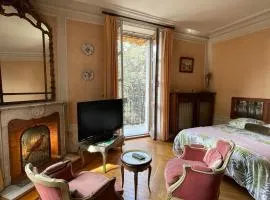 Studio spacieux avec balcon, centre-ville d'Aix-les-Bains, proche Thermes, digicode, Wi-Fi - FR-1-555-87
