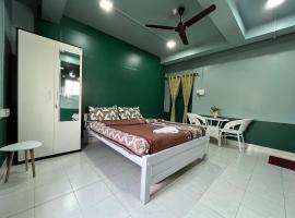 *URBAN HOME*- A Terrace Garden Studio Unit, hotel in Guwahati