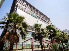 Taj Studios-Top Place for Home Stay at Luxury Mall