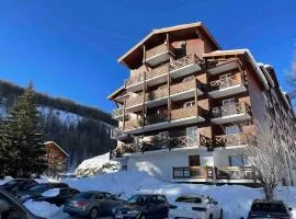 Allos, logement pieds des pistes, à 10 minutes de la base de loisirs