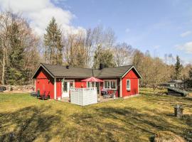 Stunning Home In Hrby With 3 Bedrooms, parkimisega hotell sihtkohas Hörby