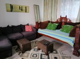 Serene 2 bedroom homestay 15mindrive to the beach, hotel cerca de Braeburn Mombasa International School, Mombasa