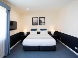 Hawkesbury Race Club Motel