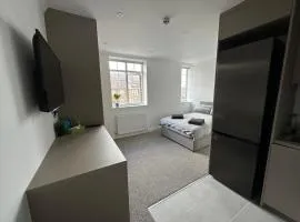 Spectacular Modern, Brand-New, 1 Bed Flat, 15 Mins Away From Central London