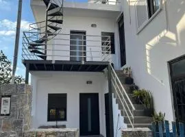 Helios Stays - Sisi Private Apartments