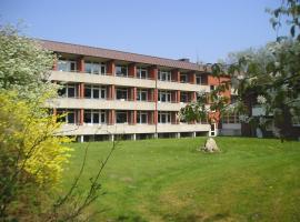 Hotel Tanneneck, hotel near Neumuenster Airport - EUM, Bad Bramstedt