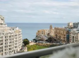 Sea View Apartment 2 bedrooms 2 bathrooms, 2 minutes away from the sea