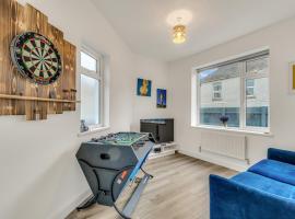 Park House - Central spacious 4 bedroom Edwardian house, with games room in the heart of Plymouth、プリマスにあるプリマス・サイエンスパークの周辺ホテル