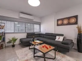 פנטהאוז רפאל - פנטהאוז מקסים עם 3 חדרי שינה ומרפסת