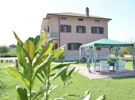 LeoHouse