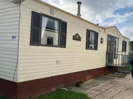 Cosy country style static holiday home, lodging in Aberystwyth
