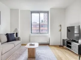 LIC 1BR w Doorman Gym Pool nr E River NYC-690