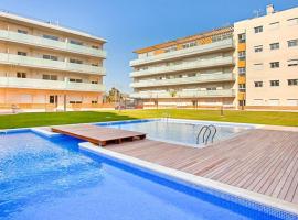 NEW! Apartamento con 2 piscinas, parque infantil, a 1 min de la playa, hotel u gradu Sant Antoni de Kalonđe