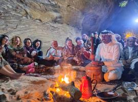 Namla Bedouin Camp, luxury tent in Umm Şawwānah