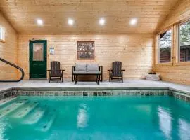Luxury Heated Pool Cabin with Mountain Views, Theater & Game room