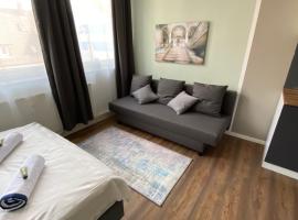 1. Zimmer Apartment neu Möbliert, vacation rental in Trossingen