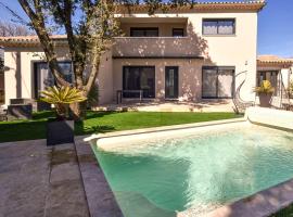 Stunning Home In Colonzelle With Outdoor Swimming Pool, Wifi And Private Swimming Pool, hotel Colonzelle városában