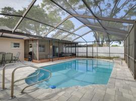 Palm Harbor Vacation Rental with Private Pool, hotel i Palm Harbor