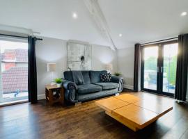 Smart-Home in Original Victorian Building, отель в Бристоле, рядом находится Gloucestershire County Cricket Club