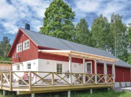 Beautiful Home In Lngserud With Kitchen: Rullan şehrinde bir otoparklı otel