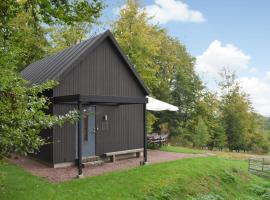 Lovely Home In stra Snnarslv With Kitchen, hotel cu parcare din Östra Sönnarslöv