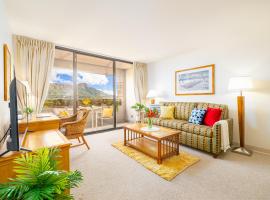 Great Diamond Head Views, 2BR Condo with Free Parking!, hotel in Honolulu