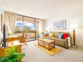 Great Diamond Head Views, 2BR Condo with Free Parking!, בית חוף בהונולולו