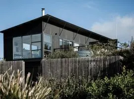 Moonbird Beach Shack ~ Ocean Escape