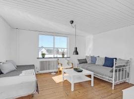 Beautiful Apartment In Hirtshals With Kitchen、ヒアツハルスのアパートメント