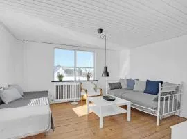 Beautiful Apartment In Hirtshals With Kitchen