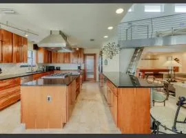 Exclusive Getaway Grand Canal home near Pensacola Beach