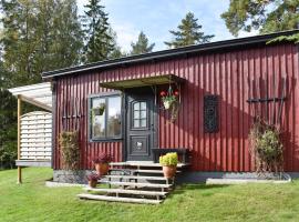 Beautiful Home In Finspng With Wifi，Finspång的度假屋