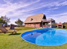 Amazing Home In Popovaca With Heated Swimming Pool, vila u Popovači
