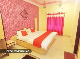 6 CR KALASH PLAZA Aurangpura, hotel near Aurangabad Airport - IXU, Aurangabad