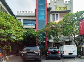 RedDoorz Plus near Universitas Indonesia，雅加達的家庭旅館