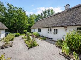 Older Thatched Farmhouse, Approx, 400 Meters From The Water、Ørstedの別荘