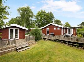 Charming Summer House By Ebbelkke Beach, hotel in Nykøbing Sjælland