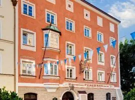 Altstadt- und Businesshotel Pfaubräu - Brauereigasthof - Frühstücksbuffet - kostenfreie Radgarage - Hunde willkommen