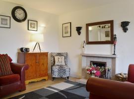Checkers Cottage - Beaufort Estate, holiday home in Belladrum