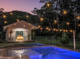 The Poolhaus Retreat - Peaceful Private Studio